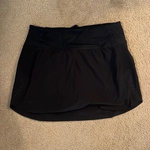 Black Athelta Run with it Skort. Size S. Great condition!